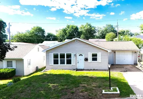 1409 Bush St, Pekin, IL 61554