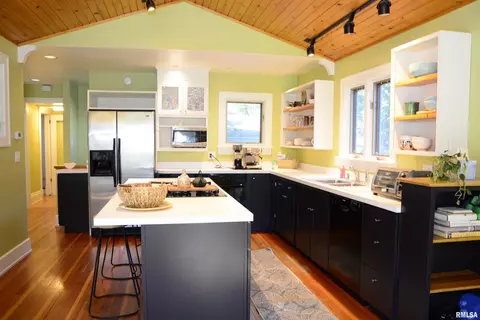 Kitchen - 439 N Mcarthur St, Macomb, IL 61455 photo 2 of 6