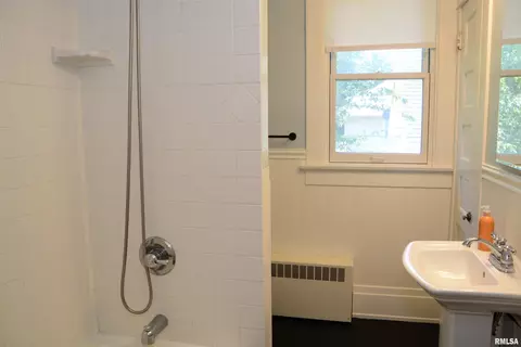 Bath - 439 N Mcarthur St, Macomb, IL 61455 photo 1 of 4