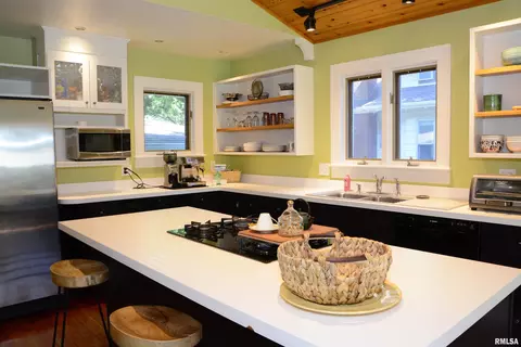 Kitchen - 439 N Mcarthur St, Macomb, IL 61455 photo 5 of 6