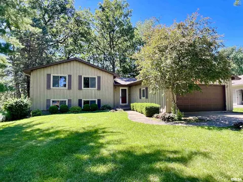 6307 N Post Oak Rd, Peoria, IL 61615