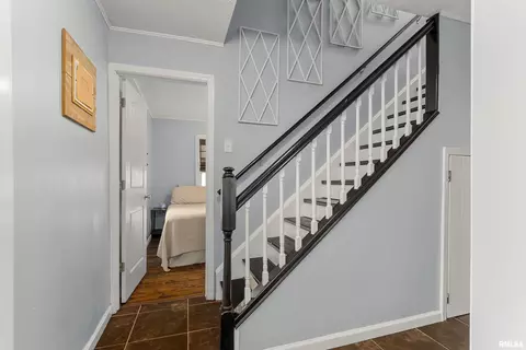 Entry Way - 406 E Bullock St, Eureka, IL 61530 photo 3 of 4