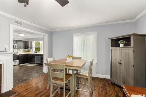Dining - 406 E Bullock St, Eureka, IL 61530 photo 2 of 3