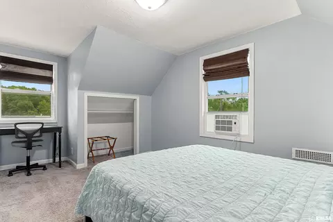 Bedroom - 406 E Bullock St, Eureka, IL 61530 photo 6 of 11