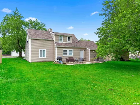 Exterior - 406 E Bullock St, Eureka, IL 61530 photo 5 of 8