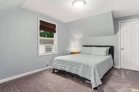 Bedroom - 406 E Bullock St, Eureka, IL 61530 photo 4 of 11