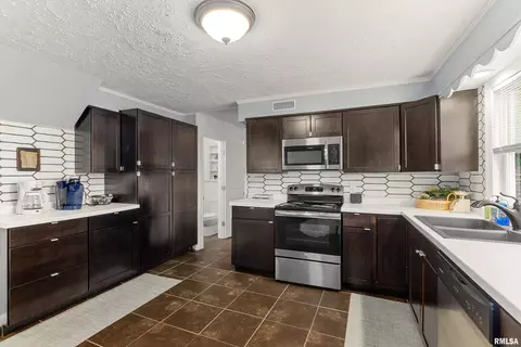 Kitchen - 406 E Bullock St, Eureka, IL 61530 photo 2 of 3