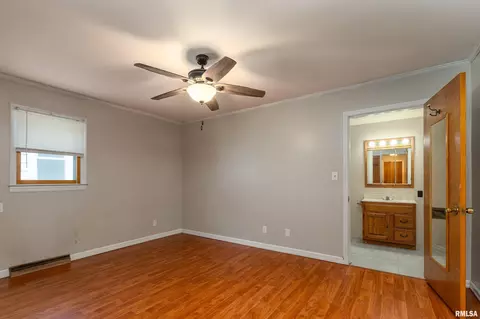 Bedroom - 1408 Mchaney St, Eldorado, IL 62930 photo 1 of 5
