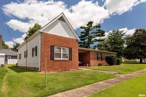 Exterior - 1408 Mchaney St, Eldorado, IL 62930 photo 2 of 6