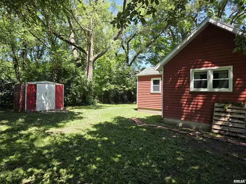 Exterior - 308 S Bonham St, Macomb, IL 61455 photo 5 of 5