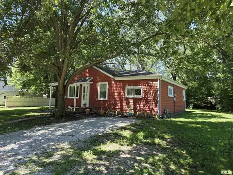 Exterior - 308 S Bonham St, Macomb, IL 61455 photo 3 of 5