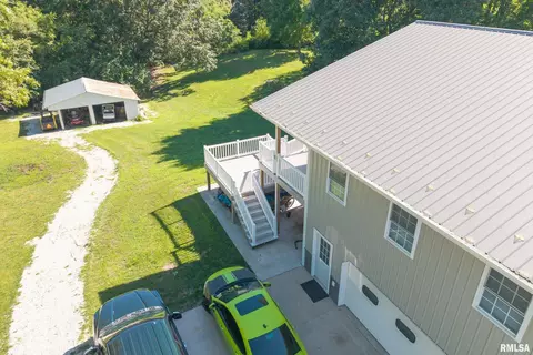 Exterior - 1419 W Grant St, Macomb, IL 61455 photo 5 of 13