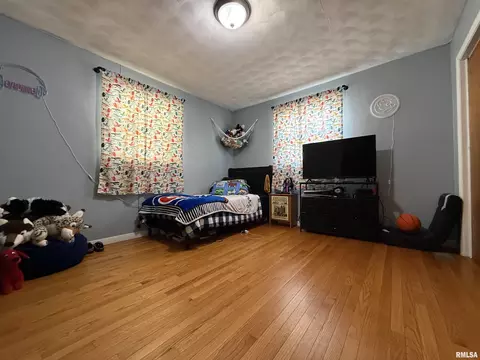 Bedroom - 1419 W Grant St, Macomb, IL 61455 photo 4 of 6