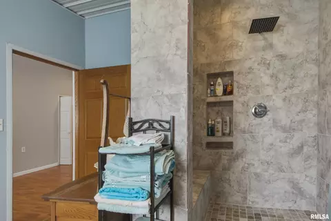 Bath - 1419 W Grant St, Macomb, IL 61455 photo 2 of 5