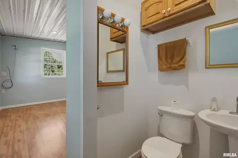 Bath - 1419 W Grant St, Macomb, IL 61455 photo 1 of 5