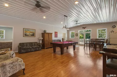 Entry Way - 1419 W Grant St, Macomb, IL 61455 photo 1 of 4