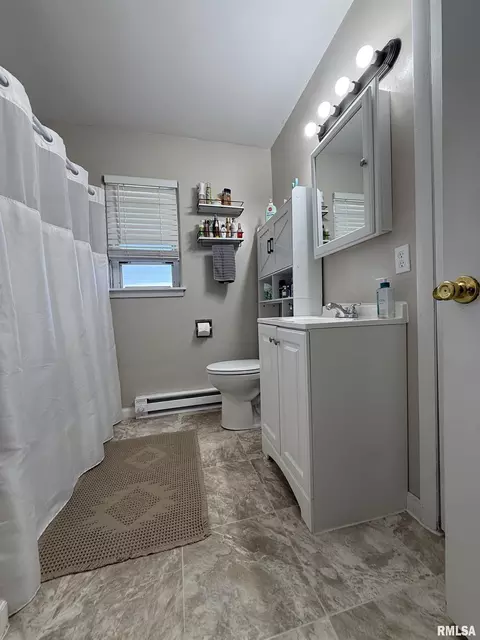 Bath - 1419 W Grant St, Macomb, IL 61455 photo 4 of 5