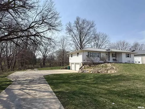 Exterior - 1419 W Grant St, Macomb, IL 61455 photo 10 of 13