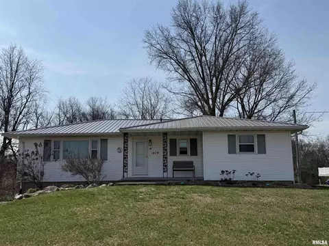 Exterior - 1419 W Grant St, Macomb, IL 61455 photo 9 of 13