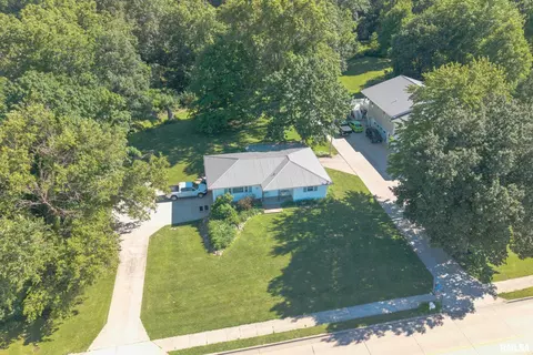 1419 W Grant St, Macomb, IL 61455