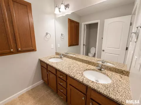 Bath - 7010 N Buckeye Dr, Edwards, IL 61528 photo 4 of 5