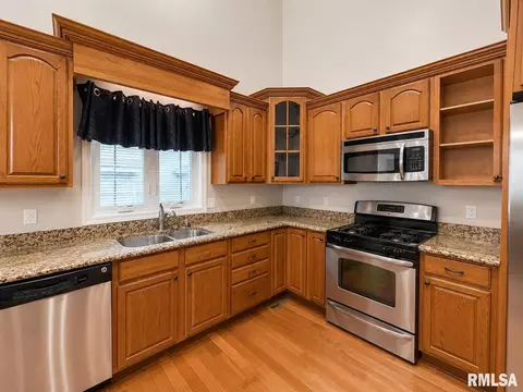 Kitchen - 7010 N Buckeye Dr, Edwards, IL 61528 photo 3 of 3