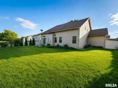 Exterior - 7010 N Buckeye Dr, Edwards, IL 61528 photo 2 of 3