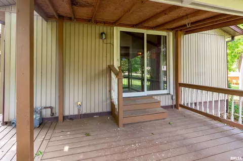 Exterior - 515 E Clark Trl, Herrin, IL 62948 photo 4 of 8