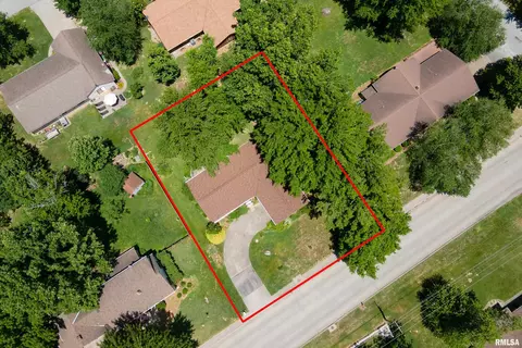 View/Area - 515 E Clark Trl, Herrin, IL 62948 photo 2 of 3