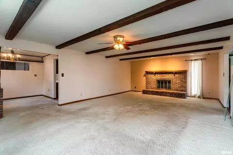 Living - 515 E Clark Trl, Herrin, IL 62948 photo 1 of 7