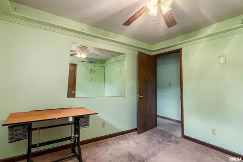 Bedroom - 515 E Clark Trl, Herrin, IL 62948 photo 4 of 6