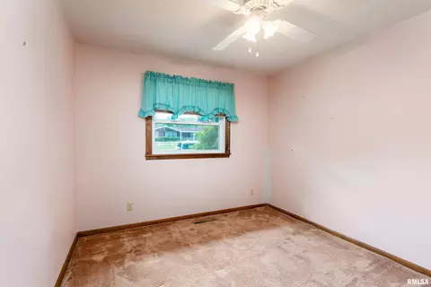 Bedroom - 515 E Clark Trl, Herrin, IL 62948 photo 5 of 6