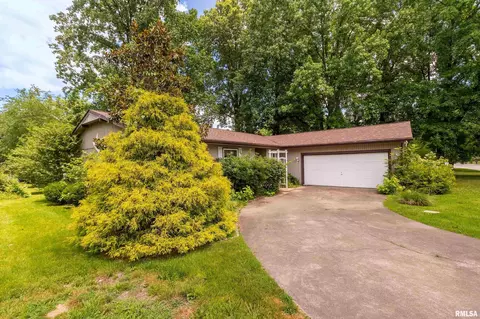 Exterior - 515 E Clark Trl, Herrin, IL 62948 photo 7 of 8