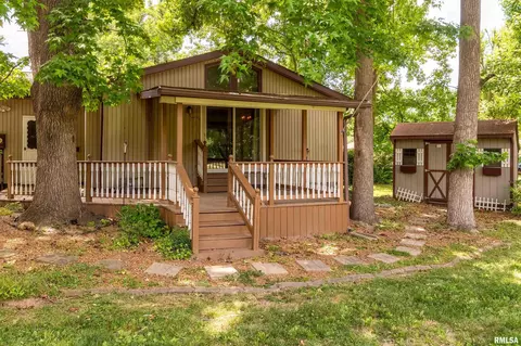 Exterior - 515 E Clark Trl, Herrin, IL 62948 photo 3 of 8
