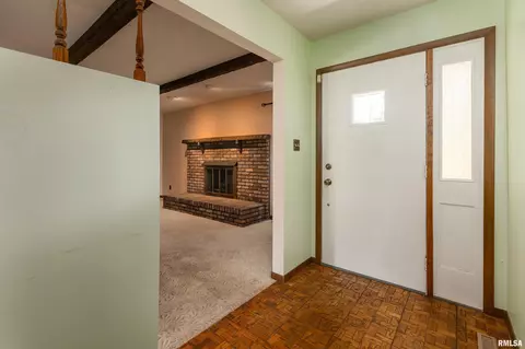 Entry Way - 515 E Clark Trl, Herrin, IL 62948 photo 2 of 2