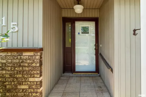 Entry Way - 515 E Clark Trl, Herrin, IL 62948 photo 1 of 2