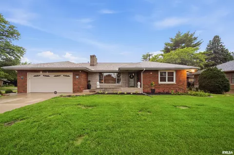 3607 N Bigelow St, Peoria, IL 61604