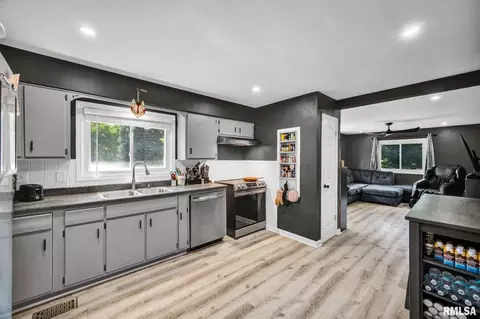 Kitchen - 1832 N Stever Ave, Peoria, IL 61604 photo 2 of 2