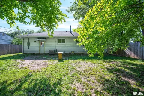 Exterior - 1832 N Stever Ave, Peoria, IL 61604 photo 6 of 7