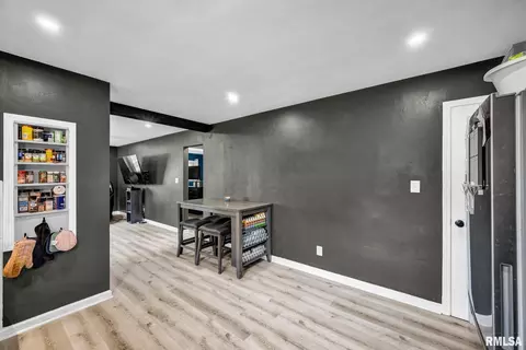 Entry Way - 1832 N Stever Ave, Peoria, IL 61604 photo 1 of 2