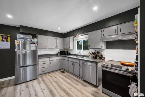 Kitchen - 1832 N Stever Ave, Peoria, IL 61604 photo 1 of 2