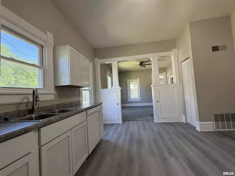 Entry Way - 1026 E Carroll St, Macomb, IL 61455 photo 1 of 4