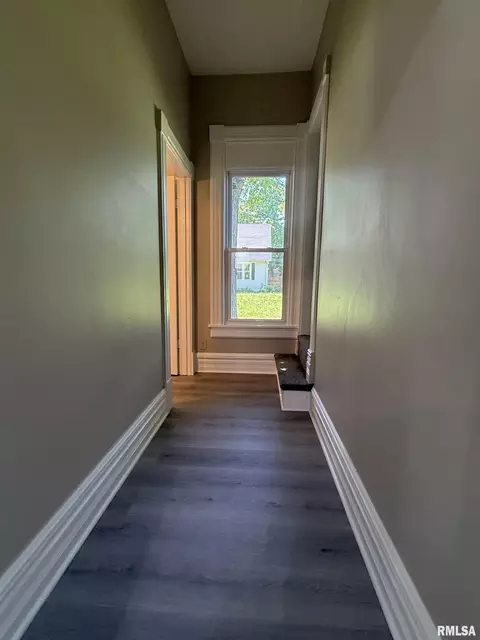 Entry Way - 1026 E Carroll St, Macomb, IL 61455 photo 3 of 4