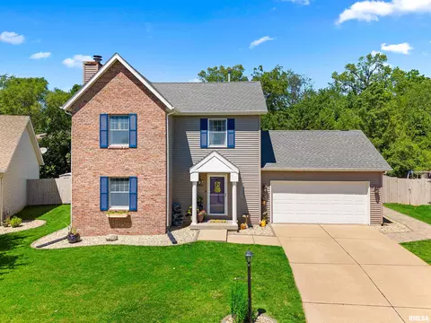 4001 W Carrousel Ln, Peoria, IL 61615