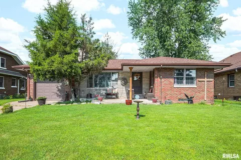 2907 N Sheridan Rd, Peoria, IL 61604
