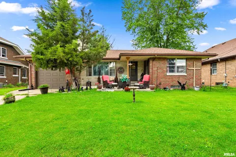 2907 N Sheridan Rd, Peoria, IL 61604