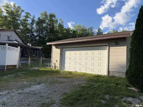 Exterior - 600 W Grant St, Macomb, IL 61455 photo 19 of 22