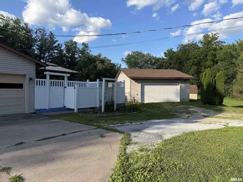 Exterior - 600 W Grant St, Macomb, IL 61455 photo 3 of 22