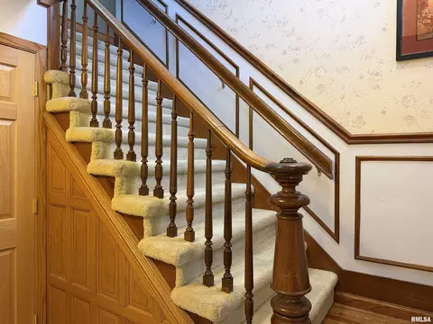Entry Way - 600 W Grant St, Macomb, IL 61455 photo 4 of 6