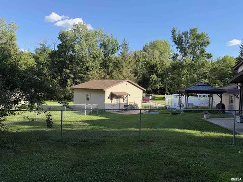 Exterior - 600 W Grant St, Macomb, IL 61455 photo 8 of 22